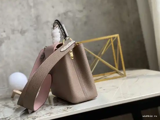 WIS VUITTON LOUIS CAPUCINES BB 0530